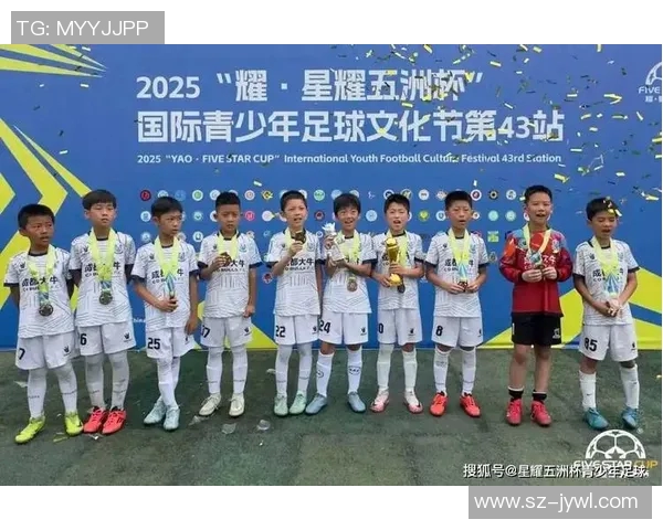 足球明星男童T恤时尚潮流引领小朋友的运动风尚与活力生活