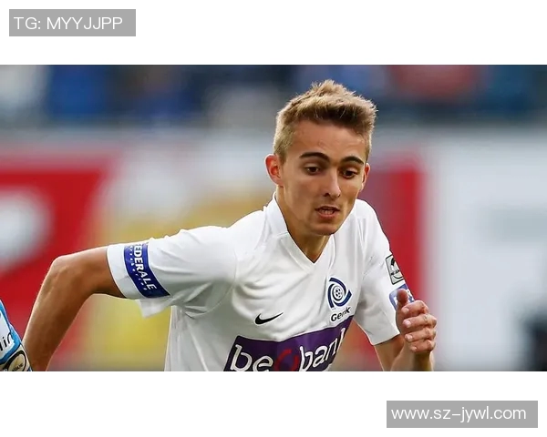 眼睛迷人的足球明星有哪些他们的魅力与风采一览无遗 眼睛迷人的足球明星有哪些他们的魅力与风采一览无遗