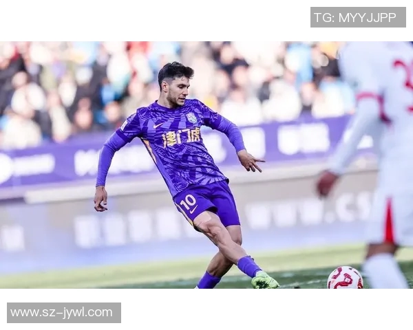 请问大爷心目中的足球明星是谁您最喜欢的球员是谁呢