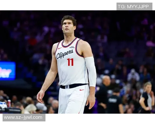 布鲁克洛佩斯:从NBA巨星到篮球战术的创新者与领袖之路 布鲁克洛佩斯:从NBA巨星到篮球战术的创新者与领袖之路